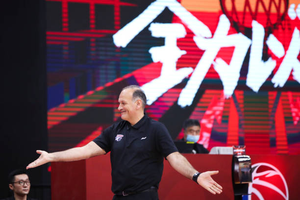 翻腕動(dòng)作解析：籃球運(yùn)球中的常見誤區(qū)