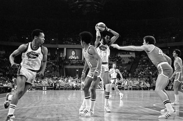 哈登季后賽模式開啟，狂轟45分助76人拔得頭籌