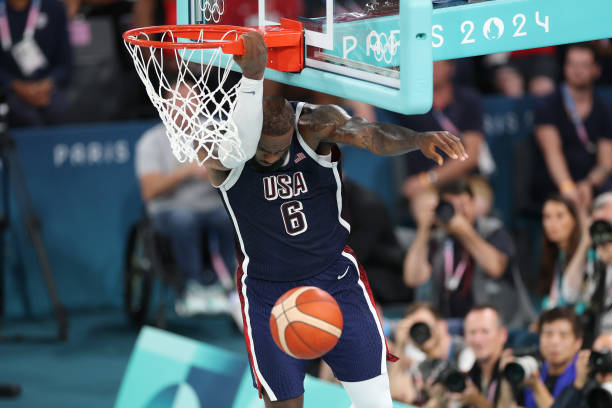 籃球入門必學：三步上籃完整動作示范