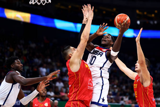 庫里vs西亞卡姆：東西部強(qiáng)強(qiáng)對(duì)話，精彩不容錯(cuò)過