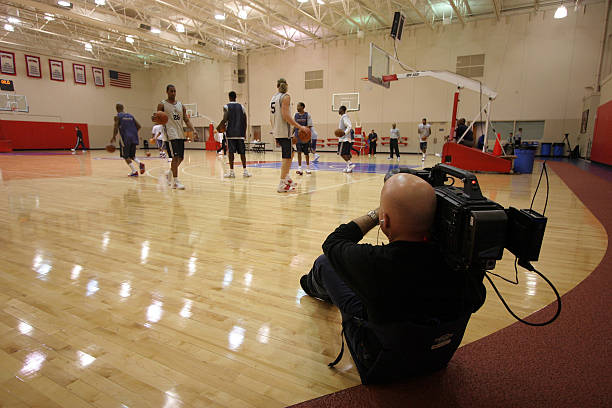 易建聯(lián)的籃球生涯：從幾歲開始展現(xiàn)天賦？