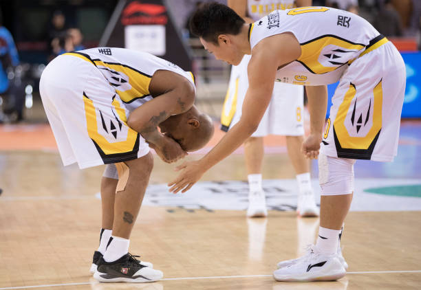 小前鋒vs大前鋒：哪個(gè)位置對(duì)球隊(duì)貢獻(xiàn)更大？