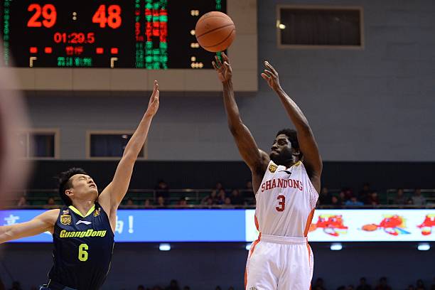 CBA季后賽歷史回顧：經(jīng)典戰(zhàn)役與傳奇時刻