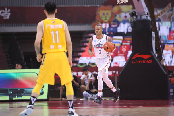 如何測(cè)量籃球場的實(shí)際面積？