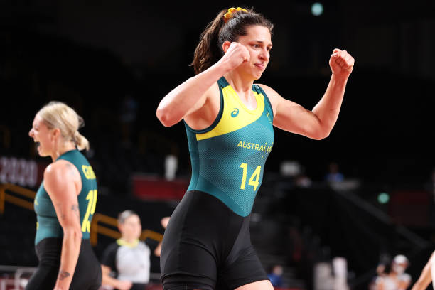 字母哥傷愈復(fù)出！總決賽G3直播，雄鹿主場背水一戰(zhàn)