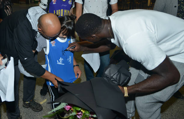 居民樓旁的籃球場：是社區(qū)活力還是生活困擾？