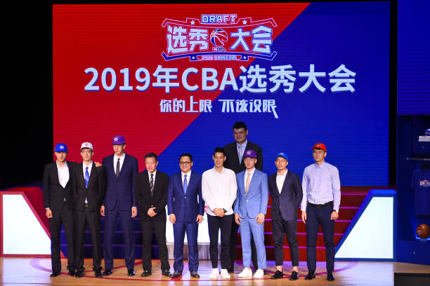 中鋒在進攻端的主要職責(zé)是什么？