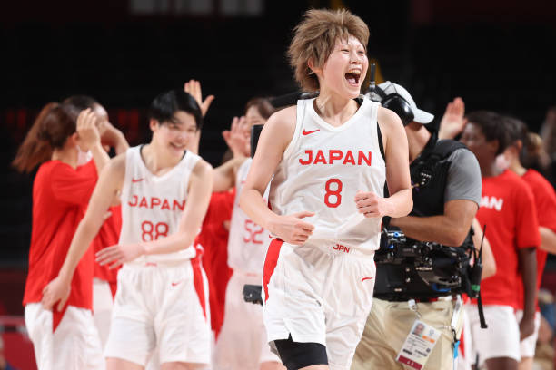 籃球迷必看：今日比賽結(jié)果及精彩瞬間回顧