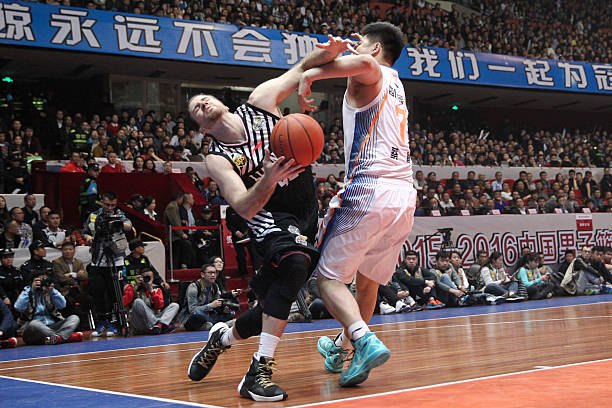 側(cè)重于糾正常見錯(cuò)誤，提升動(dòng)作規(guī)范性