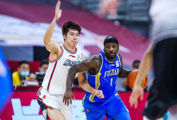 技術(shù)流解析：可樂直播NBA戰(zhàn)術(shù)板，揭秘球隊(duì)進(jìn)攻防守策略