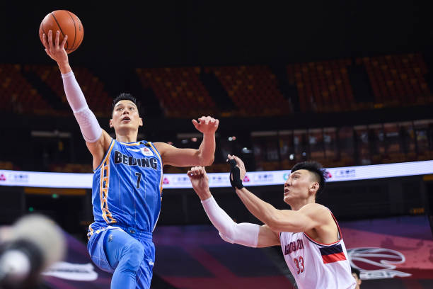 布克18分10籃板，艾頓15分，雙星閃耀賽場(chǎng)