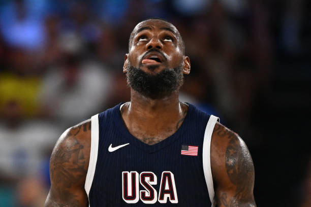 籃球愛好者必備：帶球撞人規(guī)則完全指南