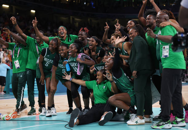 關(guān)于修建多功能籃球場(chǎng)及配套設(shè)施的資金申請(qǐng)報(bào)告