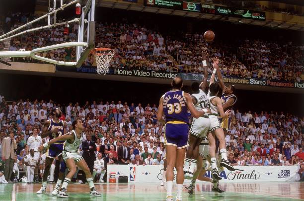 張伯倫巔峰體重揭秘：為何他能在NBA稱霸多年？