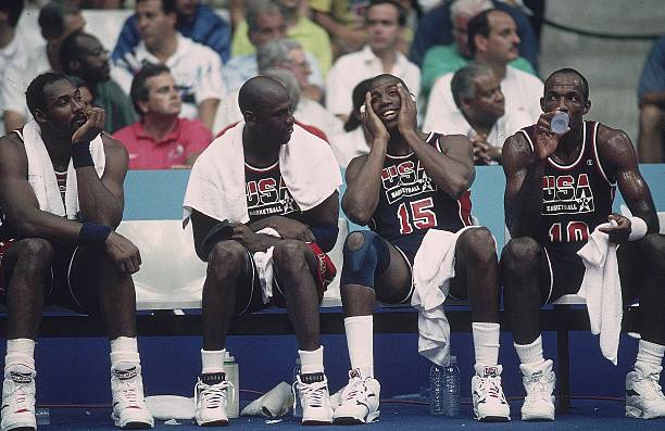 籃球基礎戰(zhàn)術：簡單進攻配合與跑位