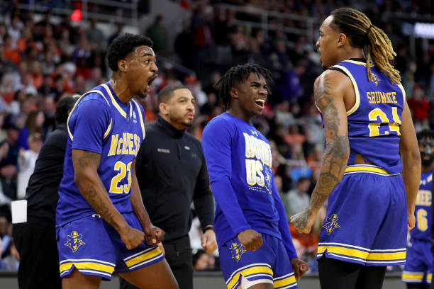 籃球迷必看：歐文十大經(jīng)典過(guò)人技巧詳解