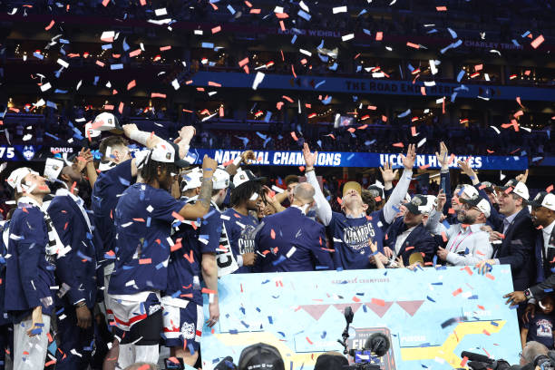 最新中國(guó)籃球名人堂名單出爐，這些籃球傳奇你認(rèn)識(shí)幾個(gè)？