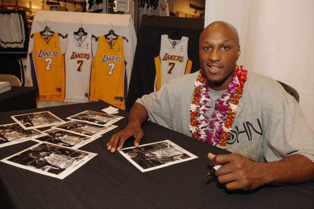 如何確?；@球場(chǎng)圍網(wǎng)高度符合安全規(guī)范要求？