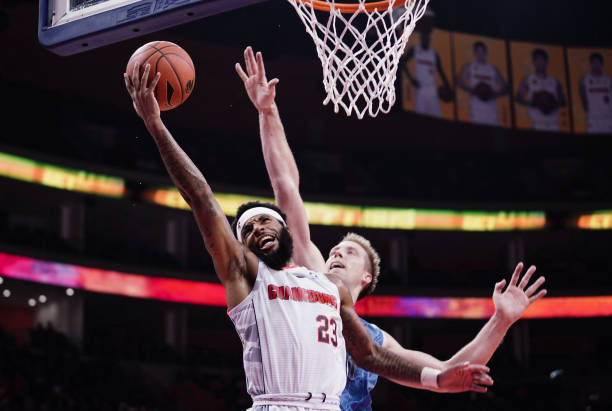 詹姆斯在4號(hào)位上的適應(yīng)性與未來(lái)發(fā)展