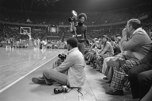 NBA總冠軍戒指頒發(fā)儀式：榮耀加冕時刻