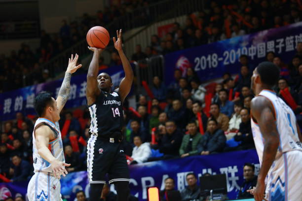 籃球場上小前鋒是幾號位？位置與戰(zhàn)術(shù)解析