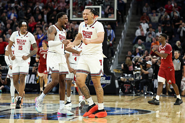 籃球上籃招式實戰(zhàn)應(yīng)用：如何根據(jù)防守選擇最佳上籃方式