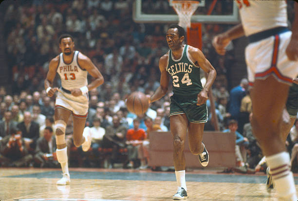 張鎮(zhèn)麟扣籃大賽奪冠，趙睿第一時(shí)間送上祝賀！