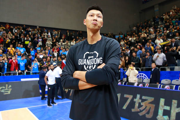 哈登復(fù)出首戰(zhàn)砍兩雙，76人輕取老鷹，球迷歡呼其回歸