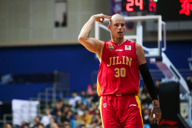 籃球位置指南：新手如何快速分辨大前鋒和中鋒