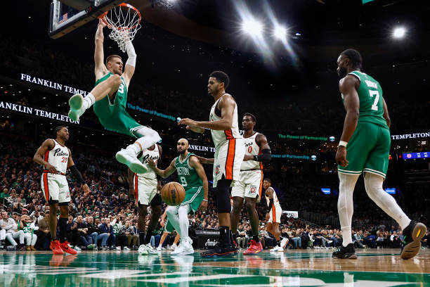 籃球場繪制教程：關(guān)鍵線條與區(qū)域解析