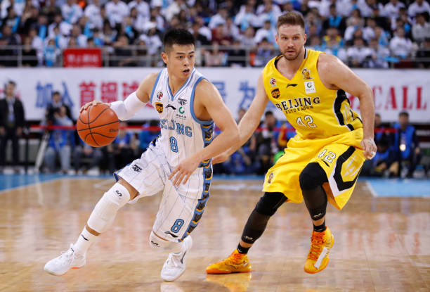 走步違例手勢(shì)全攻略：從基礎(chǔ)動(dòng)作到實(shí)戰(zhàn)應(yīng)用