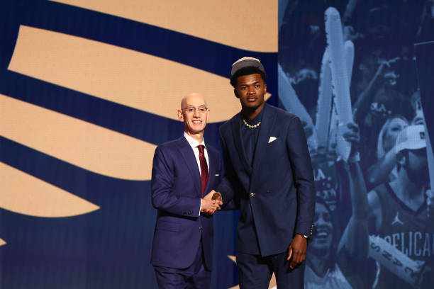 全方位對比：籃球和足球在孩子教育中的優(yōu)勢與劣勢