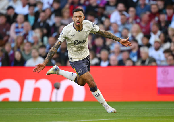 古利特的足球智慧：超越時(shí)代的戰(zhàn)術(shù)理解力