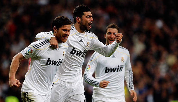 為什么瑞士隊被稱為“鐘表匠”？足球與精密工藝的關(guān)聯(lián)