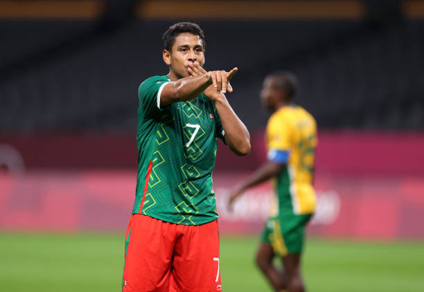 拜仁德甲首輪狂勝，凱恩首秀即封神，劍指歐冠？