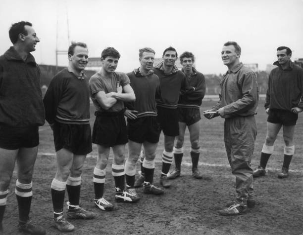 八人制足球場建設(shè)必看：長寬尺寸、材質(zhì)與安全要求