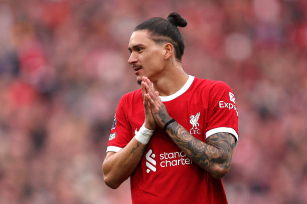 國足又現(xiàn)低級失誤？回傳烏龍球引熱議