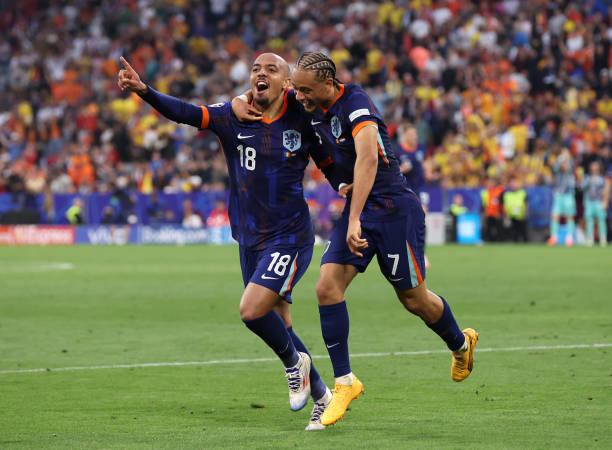 禁區(qū)之狐的必修課：學(xué)習(xí)羅馬里奧的搶點(diǎn)技巧