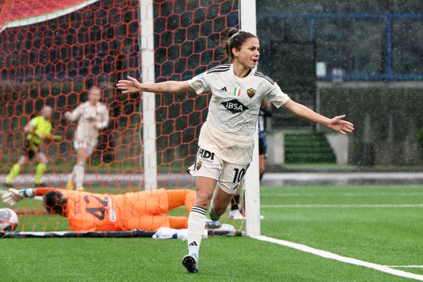 遠(yuǎn)射、挑射、搓射——實(shí)況足球10進(jìn)球技巧實(shí)戰(zhàn)教學(xué)