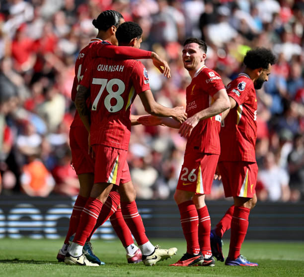 從土地到草皮：專業(yè)足球場(chǎng)建設(shè)各環(huán)節(jié)費(fèi)用一覽