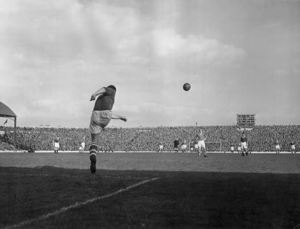 提出“魔鬼賽程”的假設(shè)，吸引讀者點(diǎn)擊分析文章