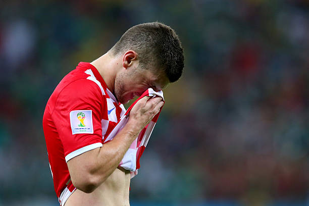 零基礎(chǔ)學(xué)會(huì)弧線(xiàn)任意球！5分鐘掌握貝克漢姆式踢法