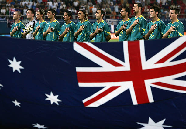 裁判視角：點球撲救后為何禁止二次觸球？