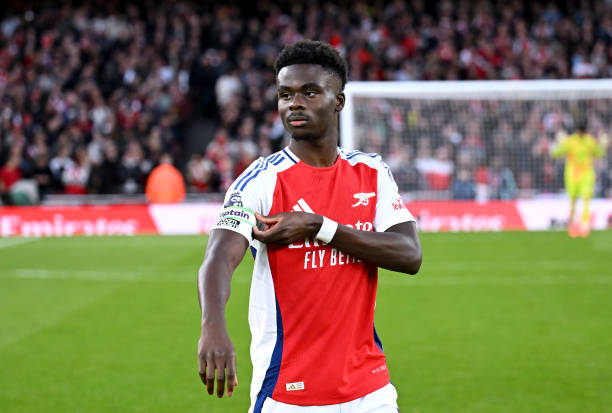 范巴斯滕：足壇傳奇地位解析