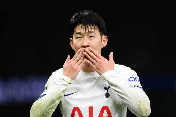 規(guī)則細節(jié)：邊路傳中頭球起跳時推搡或壓人是否算犯規(guī)？