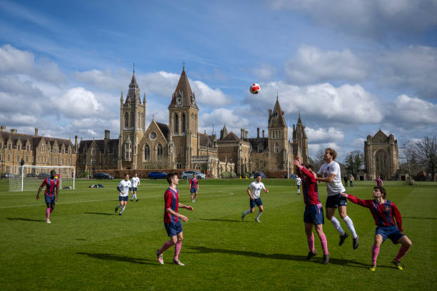 預(yù)測(cè)勝負(fù)！6月16日足球賽關(guān)鍵球員與戰(zhàn)術(shù)分析