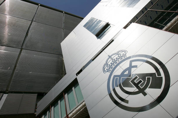 歐冠歷史交鋒：AC米蘭與巴薩的恩怨情仇