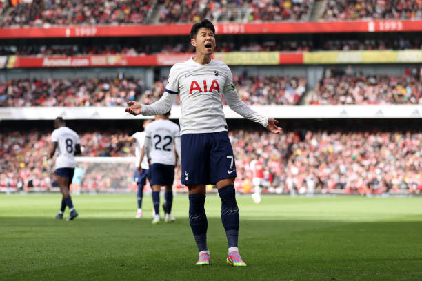 今晚中國(guó)足球直播時(shí)間表：不容錯(cuò)過(guò)的精彩對(duì)決！