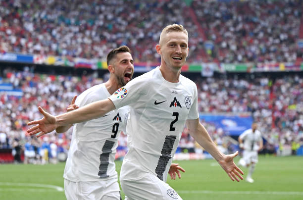 任意球大師的杰作被毀！視頻回放揭露關(guān)鍵犯規(guī)細(xì)節(jié)