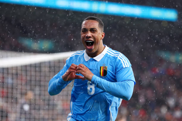 (風(fēng)格：深度剖析，側(cè)重于技術(shù)和心理層面)